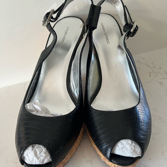 Banana Republic Black Croc PeepToe Slingback Wedge Sandals size 8.5 - Picture 5 of 7